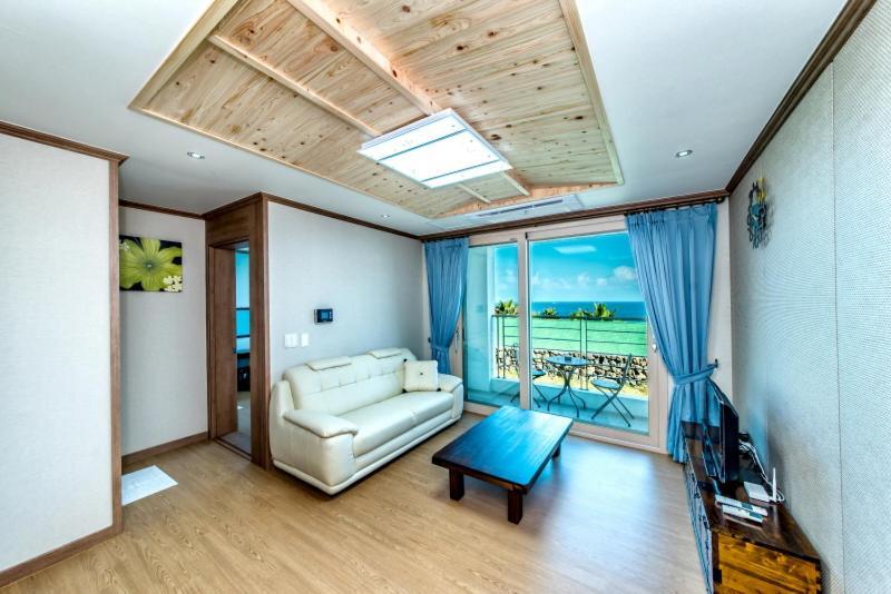 Sea And Wave Guest House Seogwipo Exterior photo
