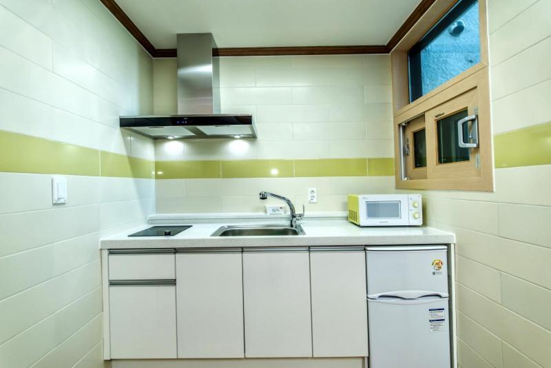 Sea And Wave Guest House Seogwipo Exterior photo